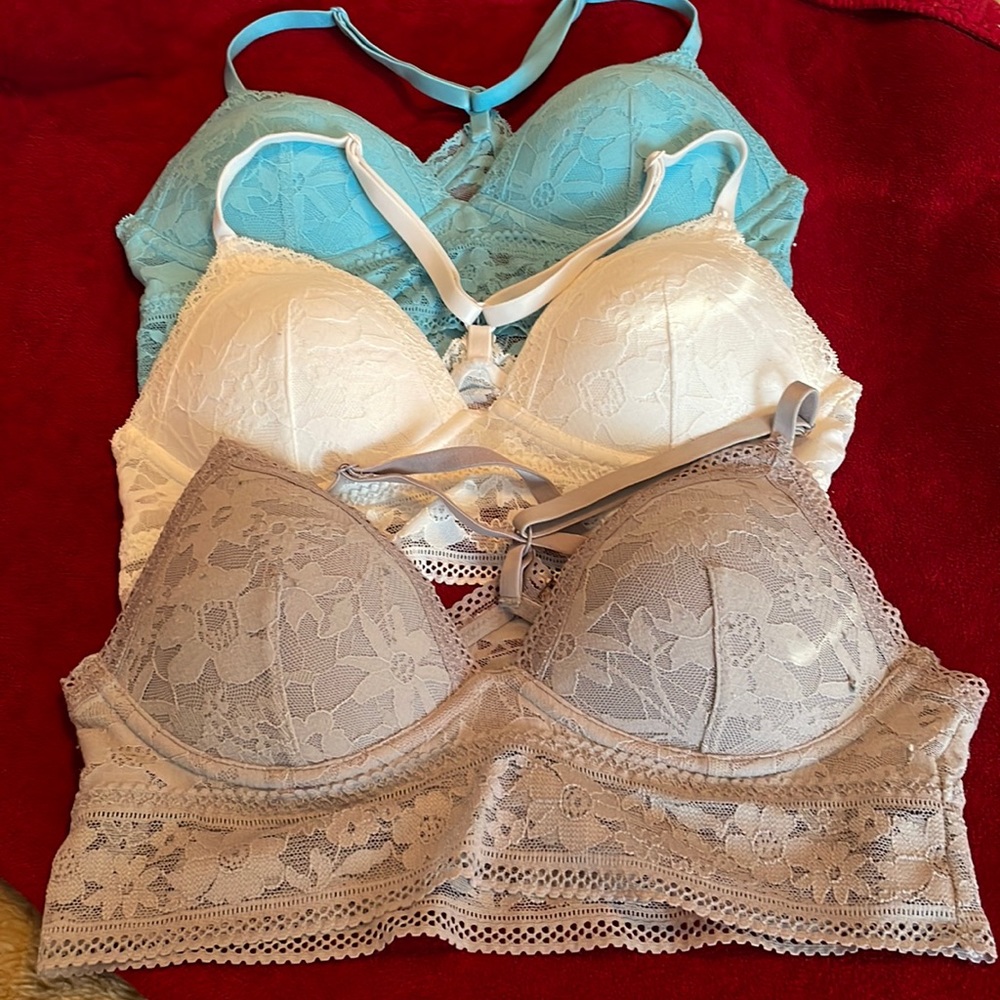 Set of 3 lace racerback bras light padding